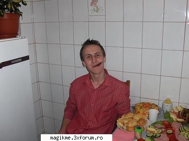 Salutare all !! - Nah si poza. 4 chestii fumate de genul celei din - Despre voi..